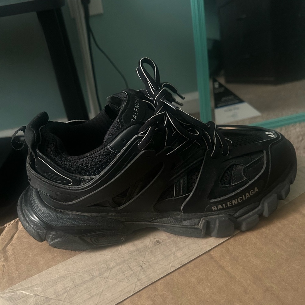 Balenciaga Black Athletic Shoes Sleek Design
